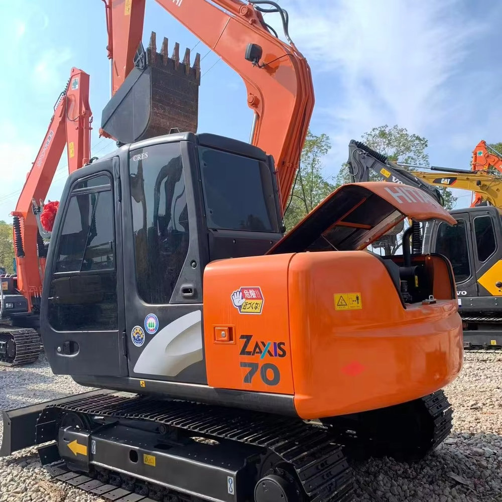 Heavy Equipment Hitachi - موديل 2024 من حفارة هيتاشي ZX70