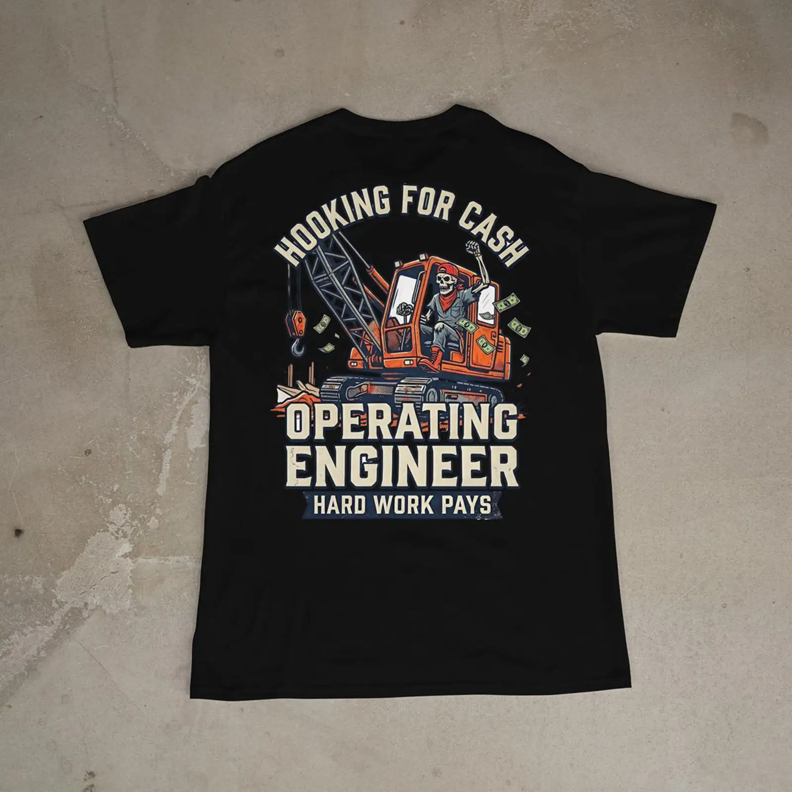Heavy Equipment Quotes - تي شيرت هندسي عملي بتصميم 'Hooking